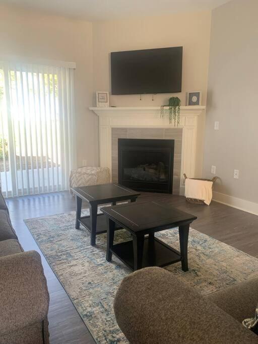 Main Floor 2 Bedroom Condo In Bettendorf Luaran gambar