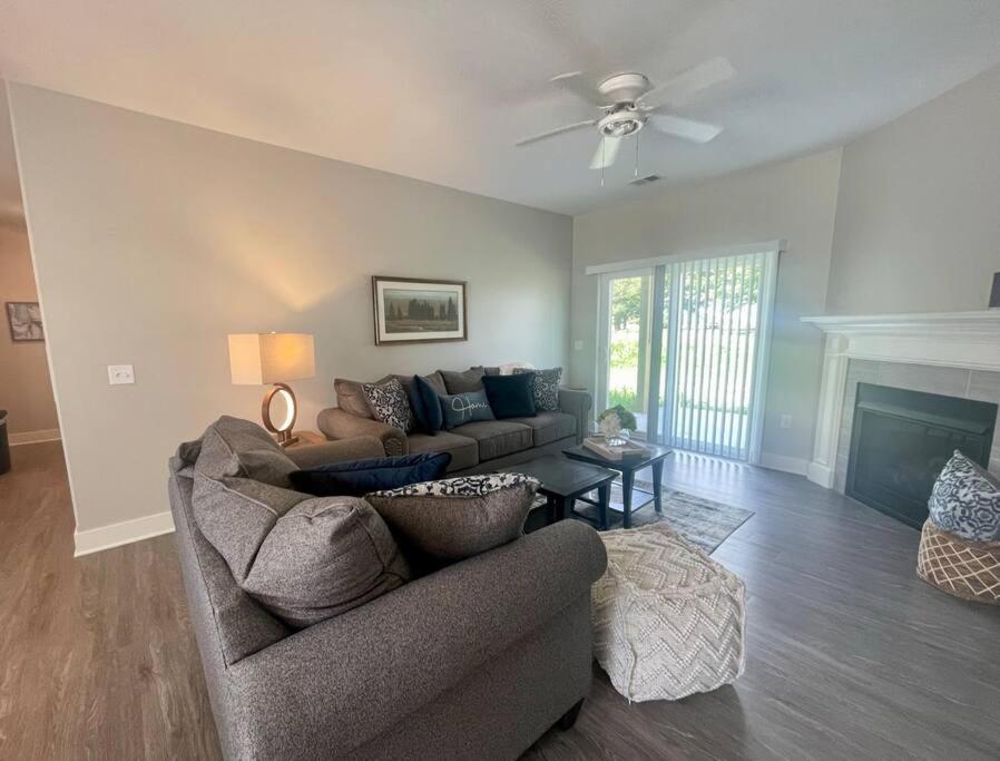 Main Floor 2 Bedroom Condo In Bettendorf Luaran gambar